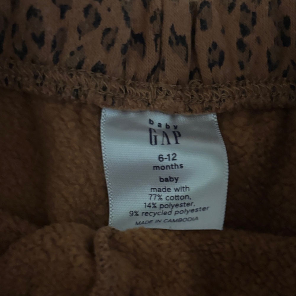 BabyGap Leopard Print Set (6-12 Months) - Picture 14 of 15